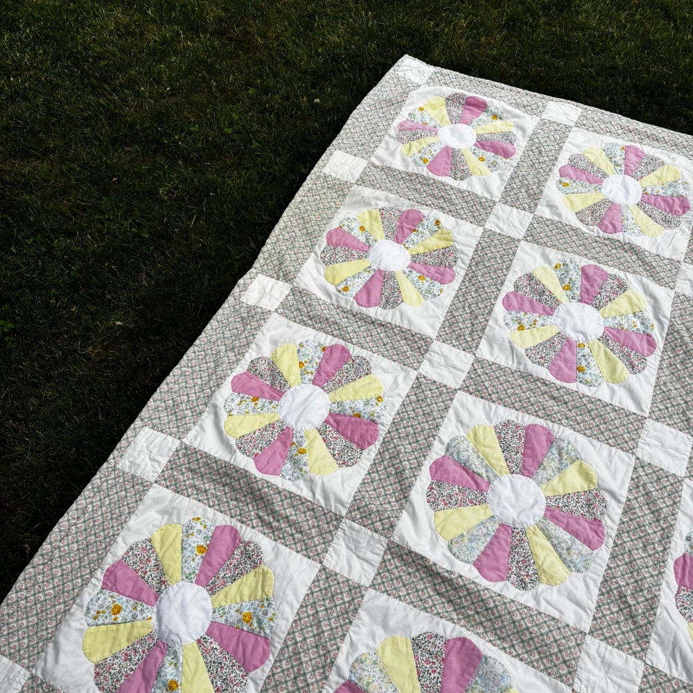 Antique Dresden Plate Hand Sewn Quilt Vintage Floral Pink Yellow Green 101x83 - Picture 5 of 13